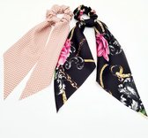 Dames scrunchie strikje Set 2 Stuks-Roos Print, roze - Haar accessoire dames- Elastiekje, haarsjaaltje 2- delig - Haarfashion voor vrouwen en meisje