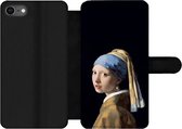 Bookcase Geschikt voor iPhone 7 telefoonhoesje - Meisje met de parel - Vermeer - Kunst - Met vakjes - Wallet case met magneetsluiting