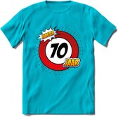 70 Jaar Hoera Verkeersbord T-Shirt | Grappig Verjaardag Cadeau | Dames - Heren | - Blauw - M