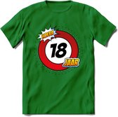 18 Jaar Hoera Verkeersbord T-Shirt | Grappig Verjaardag Cadeau | Dames - Heren | - Donker Groen - L