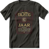 80 Jaar Legendarisch Gerijpt T-Shirt | Bordeauxrood - Ivoor | Grappig Verjaardag Cadeau | Dames - Heren | - Donker Grijs - 3XL