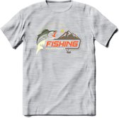 Fishing Club - Vissen T-Shirt | Grappig Verjaardag Vis Hobby Cadeau Shirt | Dames - Heren - Unisex | Tshirt Hengelsport Kleding Kado - Licht Grijs - Gemaleerd - L