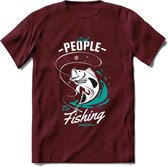 Cool People Do Fishing - Vissen T-Shirt | Aqua | Grappig Verjaardag Vis Hobby Cadeau Shirt | Dames - Heren - Unisex | Tshirt Hengelsport Kleding Kado - Burgundy - S