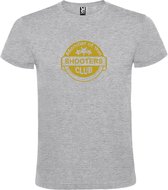 Grijs T shirt met " Member of the Shooters club "print Goud size XXXXL