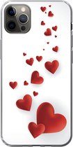 Geschikt voor iPhone 13 Pro Max hoesje - Een illustratie van een pad van hartjes - Siliconen Telefoonhoesje