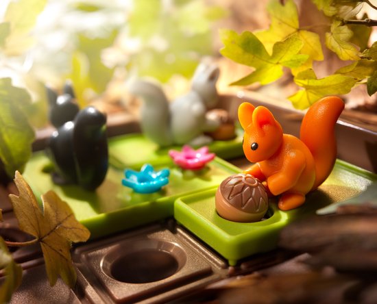 SmartGames Squirrels Go Nuts! - Compacte Schuifpuzzel Denkspel - 60 Educatieve Eekhoorn Uitdagingen - Reisspel & Solospel - Vanaf 6 Jaar