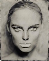 Portrait by igor vasiliadis – 90cm x 135cm - Fotokunst op Plexiglas – Incl. blind ophangsysteem en 5 jaar garantie