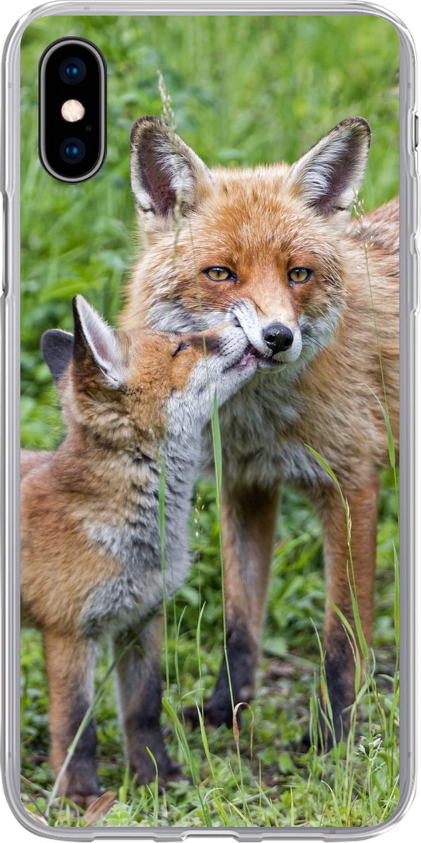 Telefoonhoesje Geschikt voor iPhone Xs hoesje - Vossen - Kind - Gras - Siliconen Telefoonhoesje Telefoonhoesje