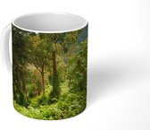 Mok - Een dichtbegroeide jungle in het nationaal park Nyungwe Forest in Rwanda - 350 ML - Beker