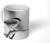 Mok - glanskop zittend op een tak in de winter - zwart wit - 350 ML - Beker