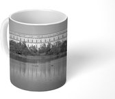 Mok - Het historische congreshal in het Duitse Neurenberg - zwart wit - 350 ML - Beker