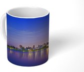 Mok - Panorama in de nacht met uitzicht op North Lake in het Amerikaanse Irvine - 350 ML - Beker