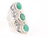 Langwerpige opengewerkte zilveren ring met smaragd - maat 19