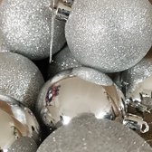 Zilveren Kerstballen set - 24 Stuks - 8cm - Glimmend Glitter- Incl. Hanger - Kunststof - Kerstboom Versiering