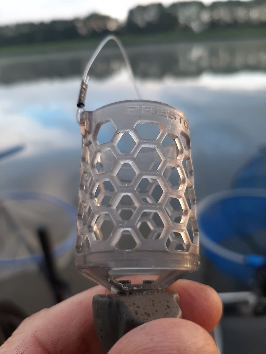 PRESTON HEXMESH PLASTIC BULLET FEEDER - SMALL 40G