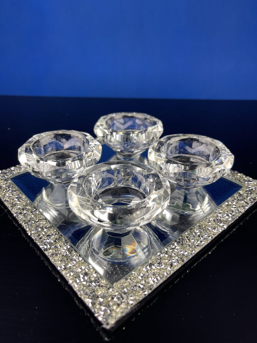 Luxe Kristallen Waxinelichthouder Set (4 Stuks) met Spiegelplaat – Elegant en Sprankelend Design