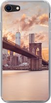 Geschikt voor iPhone 7 hoesje - Brooklyn Brug en de skyline van New York tijdens zonsondergang - Siliconen Telefoonhoesje