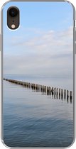 Geschikt voor iPhone XR hoesje - Noordzee - Wolken - Water - Siliconen Telefoonhoesje
