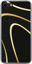 Geschikt voor iPhone 7 hoesje - Gouden golven op een zwarte achtergrond - Siliconen Telefoonhoesje