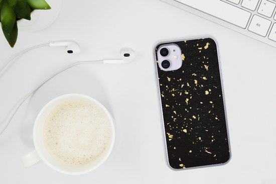 Telefoonhoesje Geschikt voor iPhone 11 hoesje - Gouden vlokken op een zwarte achtergrond - Siliconen Telefoonhoesje Telefoonhoesje