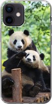 Geschikt voor iPhone 12 hoesje - Panda - Brug - Natuur - Siliconen Telefoonhoesje