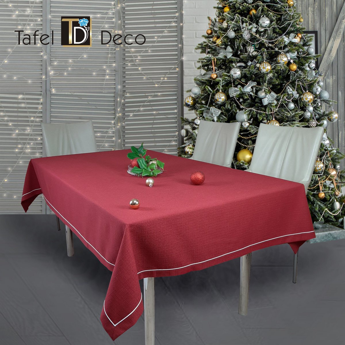Tafelkleed bordeaux rood met witte streep, vuilafstotend, model Maria rechthoek 150 x 230 cm. Kerst