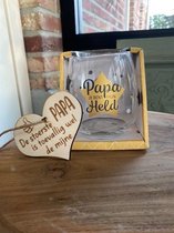Water - wijnglas ster met de tekst papa je bent mijn held inclusief houten hartje - vaderdag - cadeau - verjaardag - leuke tekst