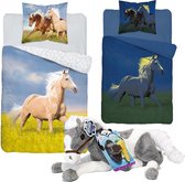 Dekbedovertrek Paard - Glow in the Dark - 1 persoons 140x200 - kussen 70x80 - dekbed bruin paard, incl. grote Paarden pluche knuffel 60 cm - met verzorging set - grijs wit.