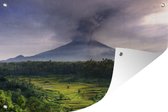 Tuinposter Agung vulkaan na uitbarsting in Indonesië - 100x60 cm - Wanddecoratie Buiten - Tuinposter - Tuindoek - Schuttingposter - Tuinschilderij