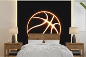 Behang - Fotobehang een lichtgevende basketbal - Breedte 300 cm x hoogte 300 cm