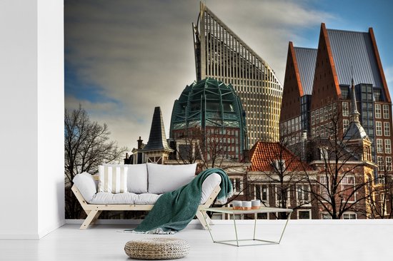 Papier peint photo en vinyle - Bâtiments gouvernementaux et bâtiments résidentiels au centre de La Haye largeur 360 cm x hauteur 240 cm - Tirage photo sur papier peint (disponible en 7 tailles)