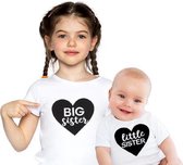 Big Sister T-shirt wit met zwart hart – Grote zus T-shirt (Leeftijd: 1 – 2 jaar) & Little sister romper (0 – 3 maanden) – set van 2