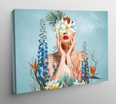 Canvas Bloemen portret - De verbaasde vrouw - 70x50cm