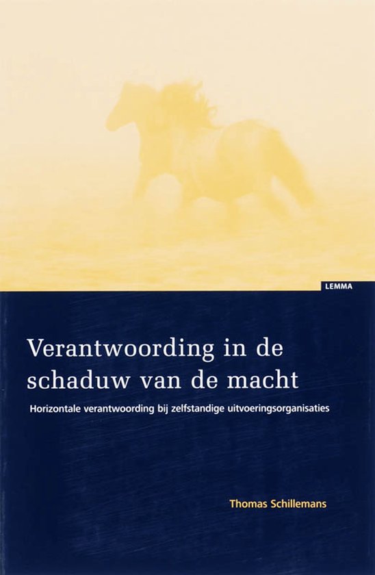 Verantwoording in de schaduw van de macht - cover