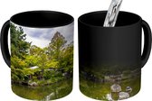 Magische Mok - Foto op Warmte Mok - Vijverlandschap in Japanse Gion bij Kyoto - 350 ML