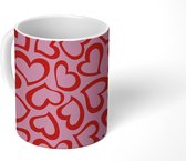 Mok - Koffiemok - Een illustratie van behang met rode hartjes - Mokken - 350 ML - Beker - Koffiemokken - Theemok