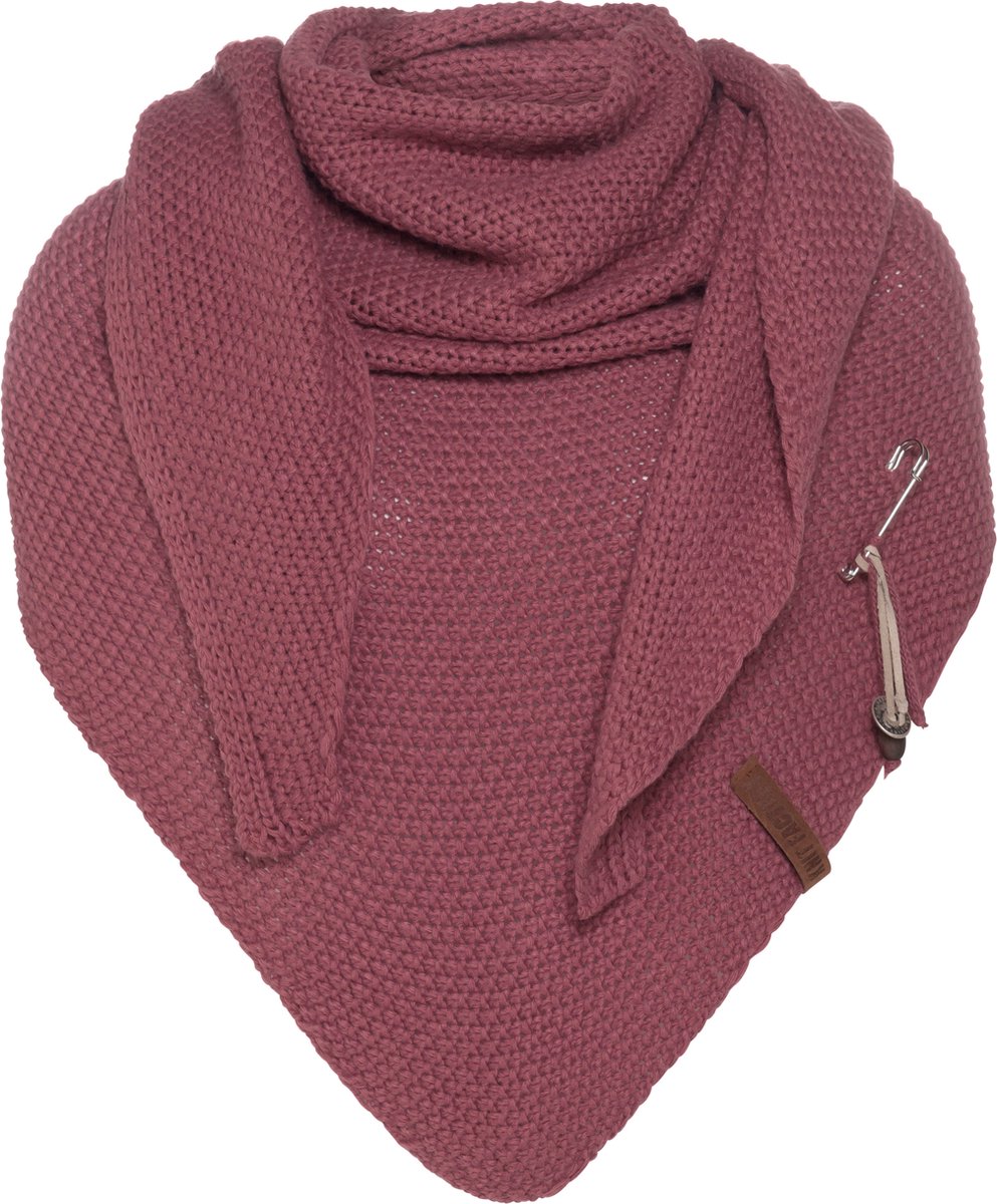 Knit Factory Coco Gebreide Omslagdoek - Driehoek Sjaal Dames - Dames sjaal - Wintersjaal - Stola - Wollen sjaal - Rode sjaal - Stone Red - 190x85 cm - Inclusief sierspeld