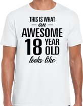 Awesome 18 year - geweldige 18 jaar cadeau t-shirt wit heren -  Verjaardag cadeau XL