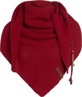 Knit Factory Coco Gebreide Omslagdoek - Driehoek Sjaal Dames - Dames sjaal - Wintersjaal - Stola - Wollen sjaal - Rode sjaal - Bordeaux - 190x85 cm - Inclusief sierspeld