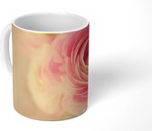 Mok - Een zachte en roze boterbloem - 350 ML - Beker