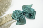 Haarstrik Satijn glitter - Groen 593 – Grote strik – Kerst accessoire - Haarclip - Bows and Flowers