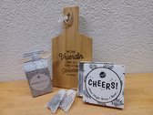 Vriendin-cadeaupakket-cadeau-kerst-verjaardag-sinterklaas-borreltijd-cheers-mini high wine-mini high beer-vriendschap-liefde