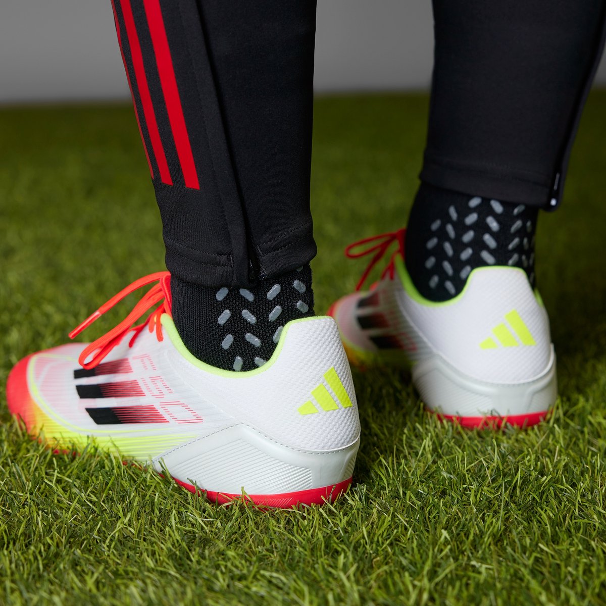 adidas Performance F50 League Firm / Multi-Ground Voetbalschoenen - Unisex - Wit — cadeau in Sport & Outdoor - foto 6