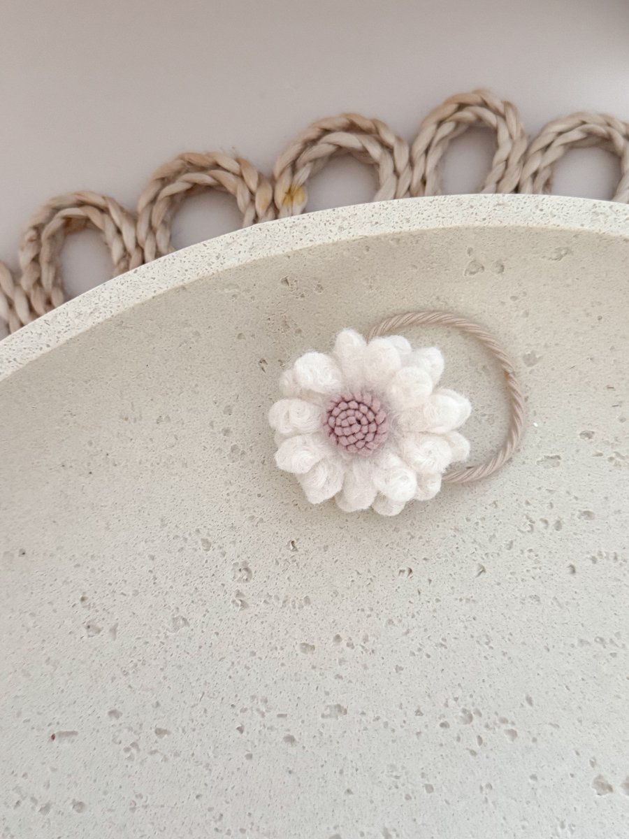 Haarelastiek Wool Flower - Lila - Haarelastiekje Bloem - Haarelastieken voor Meisjes - Handgemaakte Haaraccessoires voor Kinderen