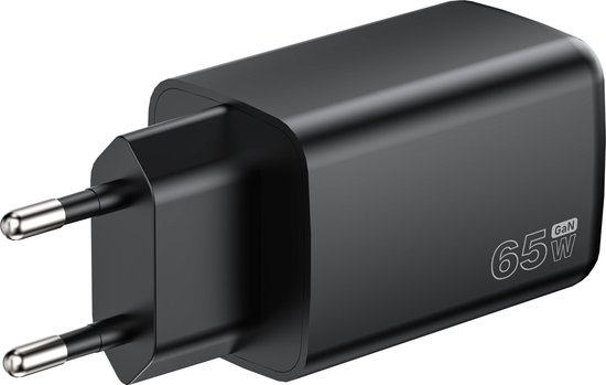 Zwarte USB-C adapter met "65W GaN" markering, zij-aanzicht.