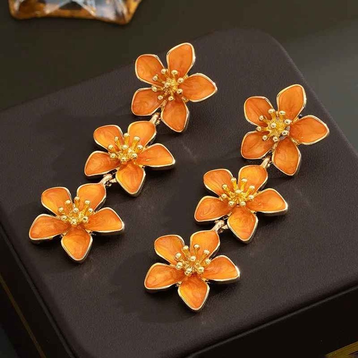 Statement Oorbellen Bloem – Oranje Dames Oorbellen – Perfect voor Koningsdag en WK