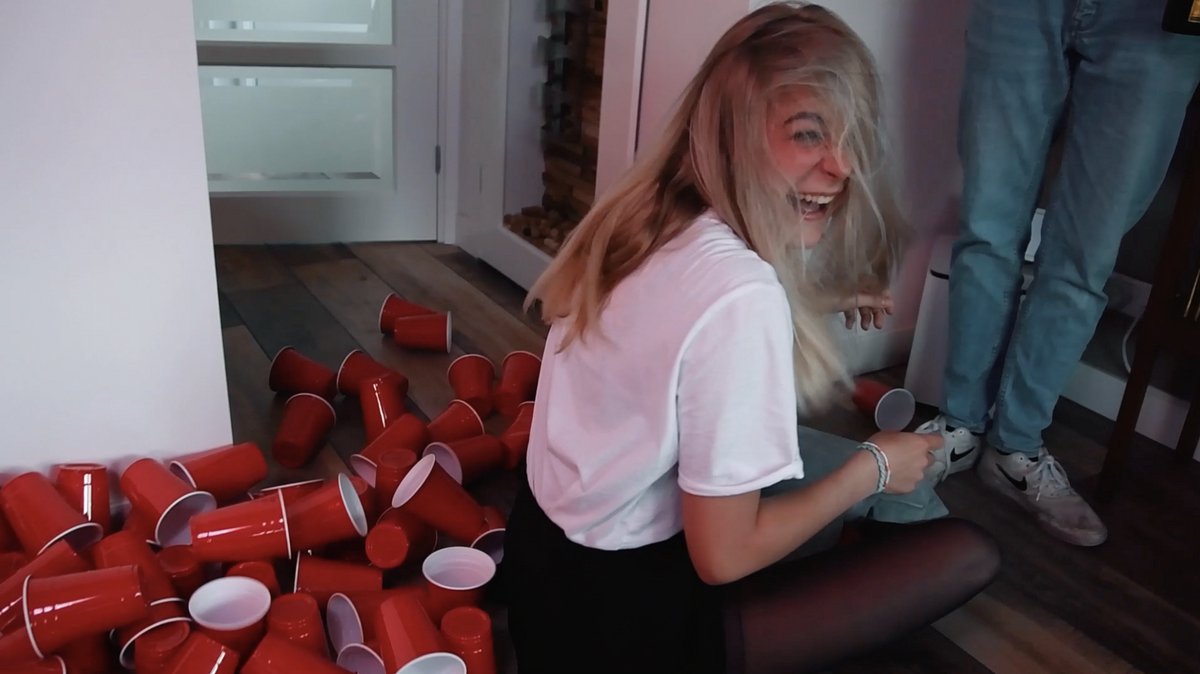 Party or Naughty - Het ultieme Drankspel met 100 Kaarten | Hilarisch & Intiem Kaartspel | Dobbelspel & Drinking Game — afbeelding 7