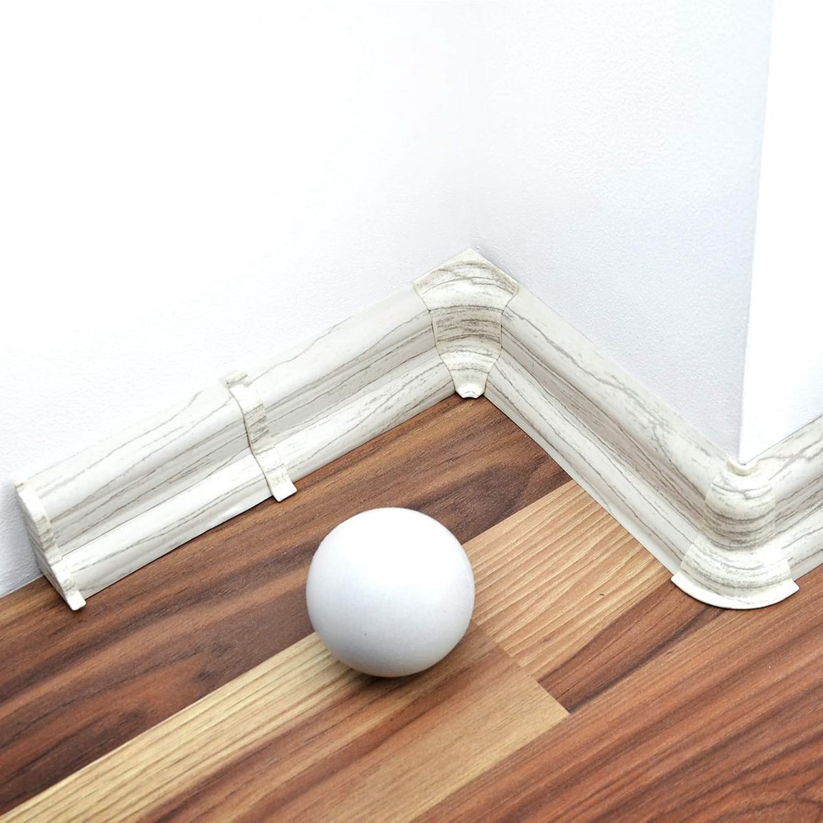 10 Meter PVC Plinten Grenen Gebleekt - 52 mm Laminaatlijsten voor Vloeren