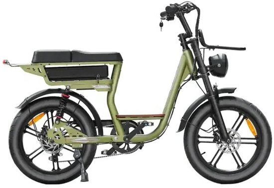 Groene elektrische fatbike met lage instap, zwarte zitting, voorrek en dikke banden, gezien vanaf de rechterkant.