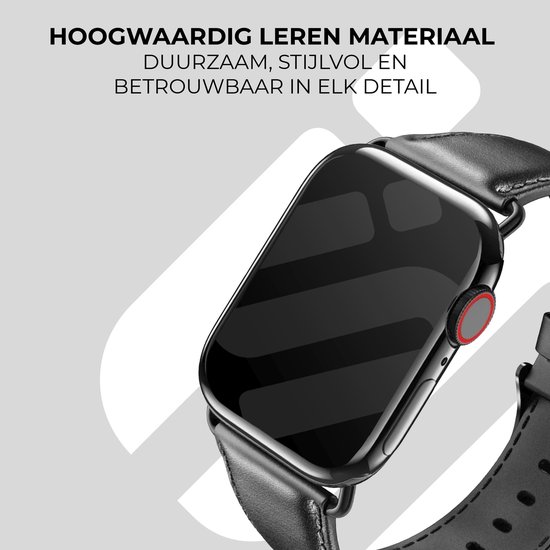 Zwart leren horlogebandje aan een Apple Watch, met focus op het hoogwaardige leer.